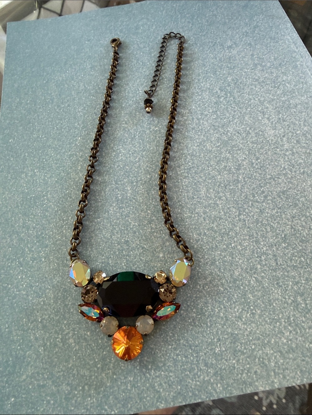 Beautiful 12 stone pendant. New.